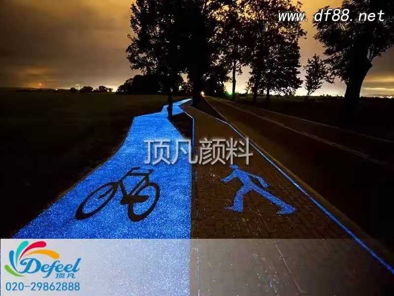夜光粉的巧妙使用可以让道路好看又实用